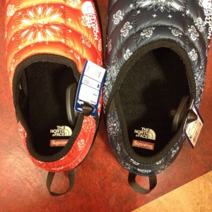 supreme thenorthface Bandana ThermoBall Traction Mule (2)