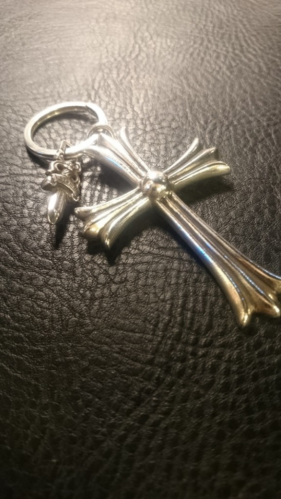 chrome hearts large ch cross key ring (1)