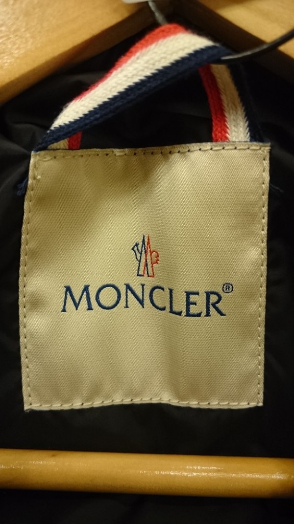 moncler v betu (3)