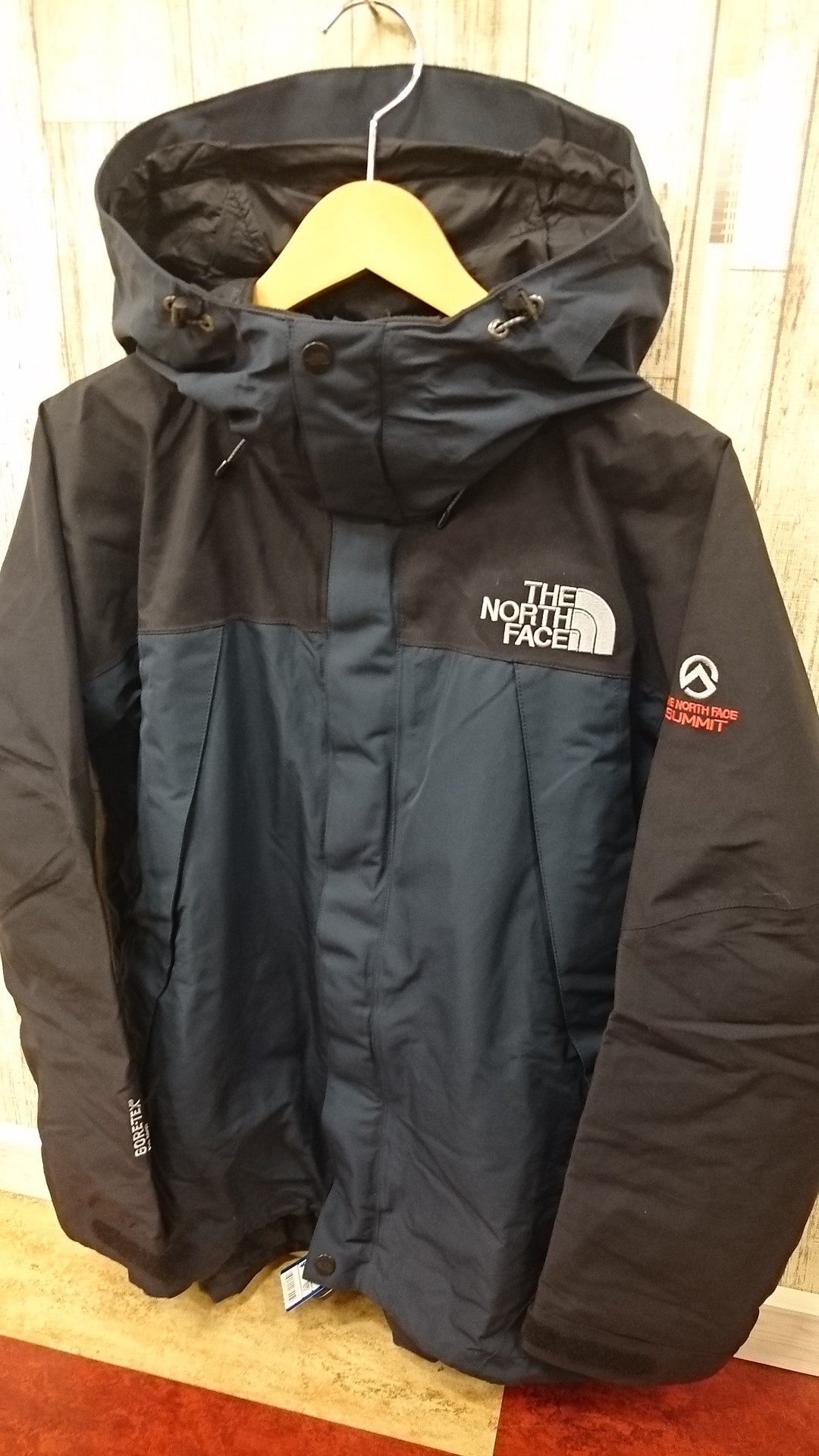 THE NORTH FACE SUMMITシリーズ マウンテンパーカー-