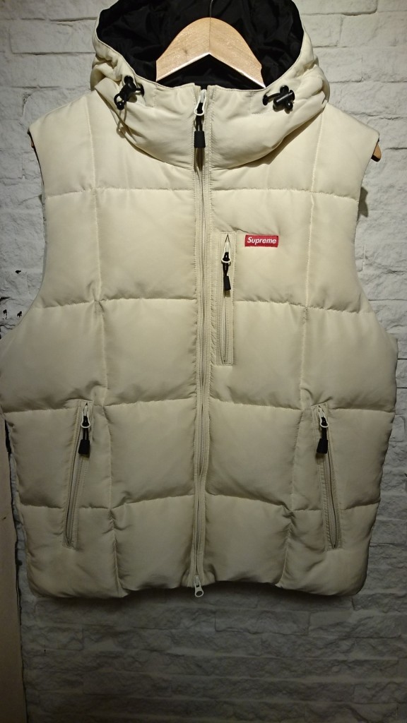 supreme 14AW Iridescent Puffy Vest (1)