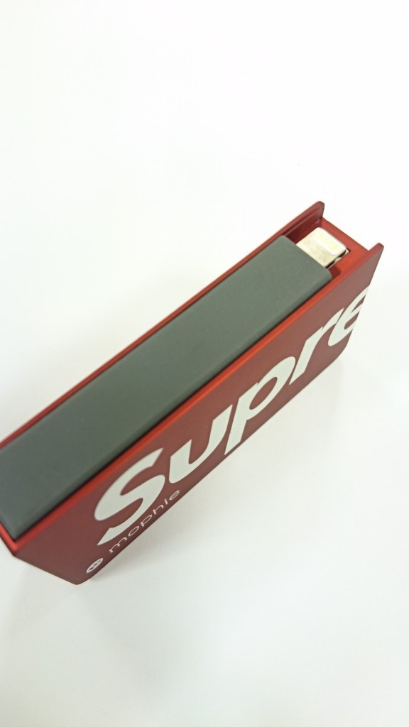 supreme 15ss mophie (6)