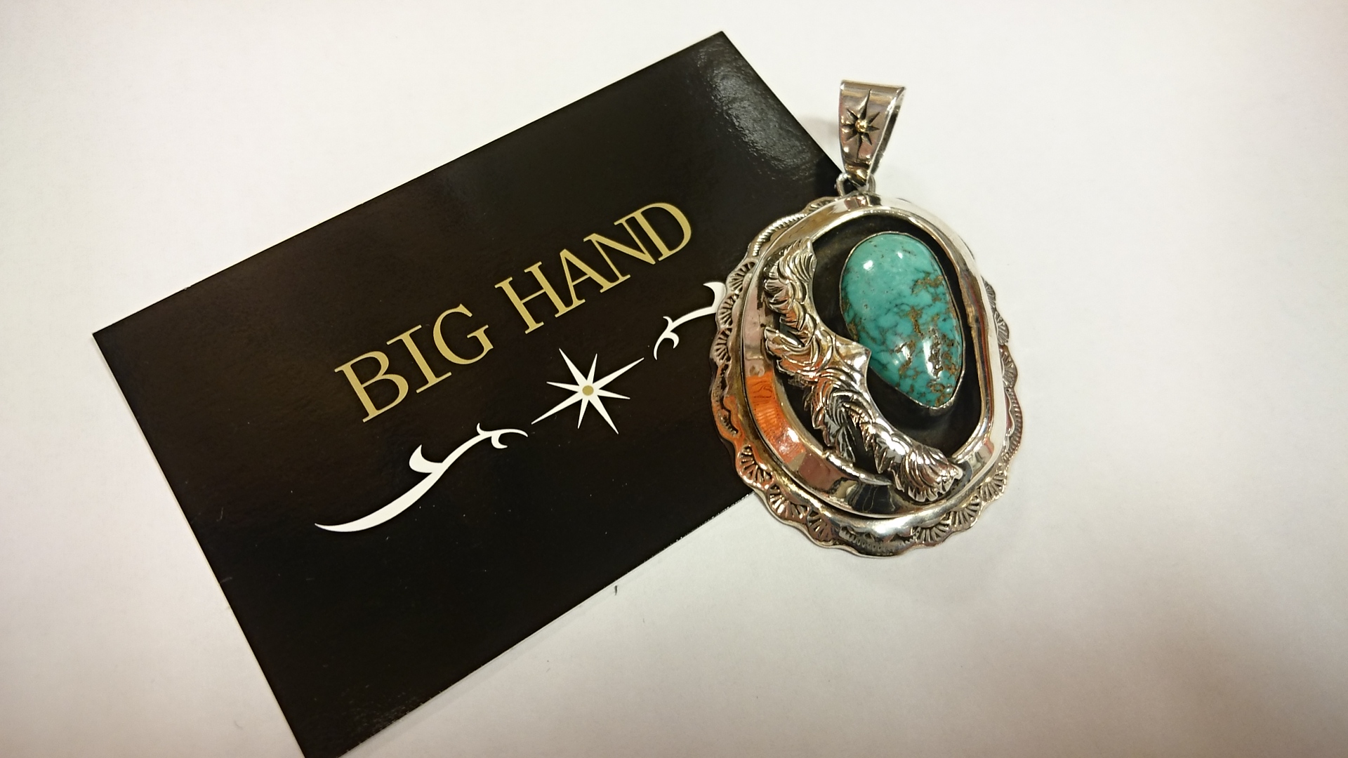 Big hand TQ pendant